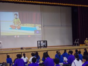小中学校ヨガ
